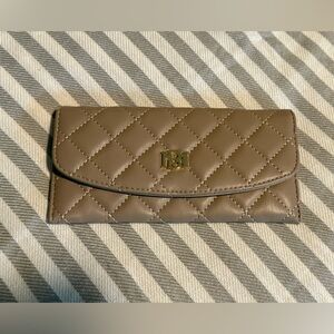 Badgley Mischka Vegan Leather Sand Quilted Card Wallet NWT